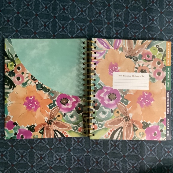 Floral Agenda Planner 2024 New 17 months August 2023-December 2024 - Picture 3 of 10